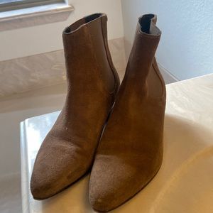 Common projects women brown Chelsea boots. Size 36